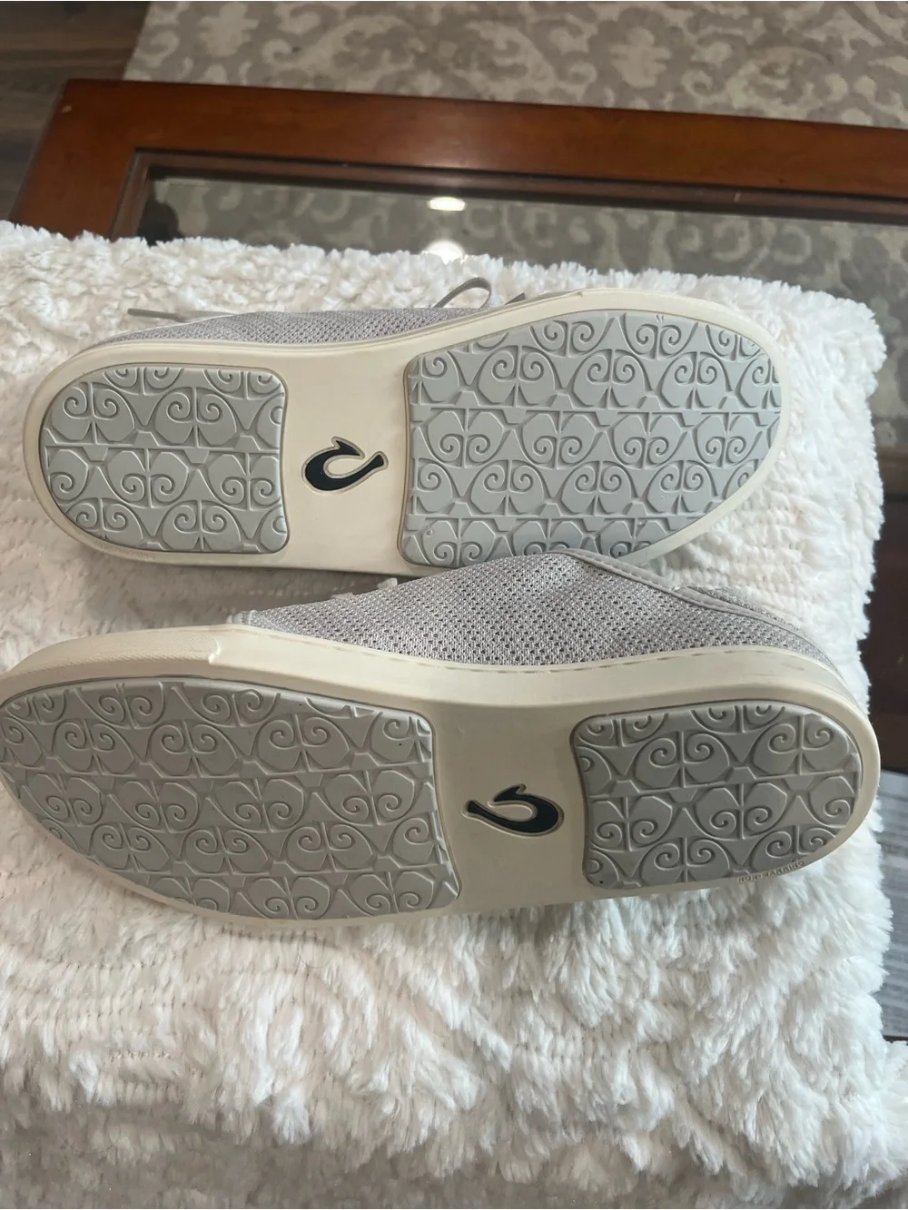 Olukai Pehuea Li Mist grey nwot sneakers low top tie colorful cushioned footbed